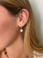 Aros Argolla Perla con perlas de río y baño en oro 18k – María Larraín