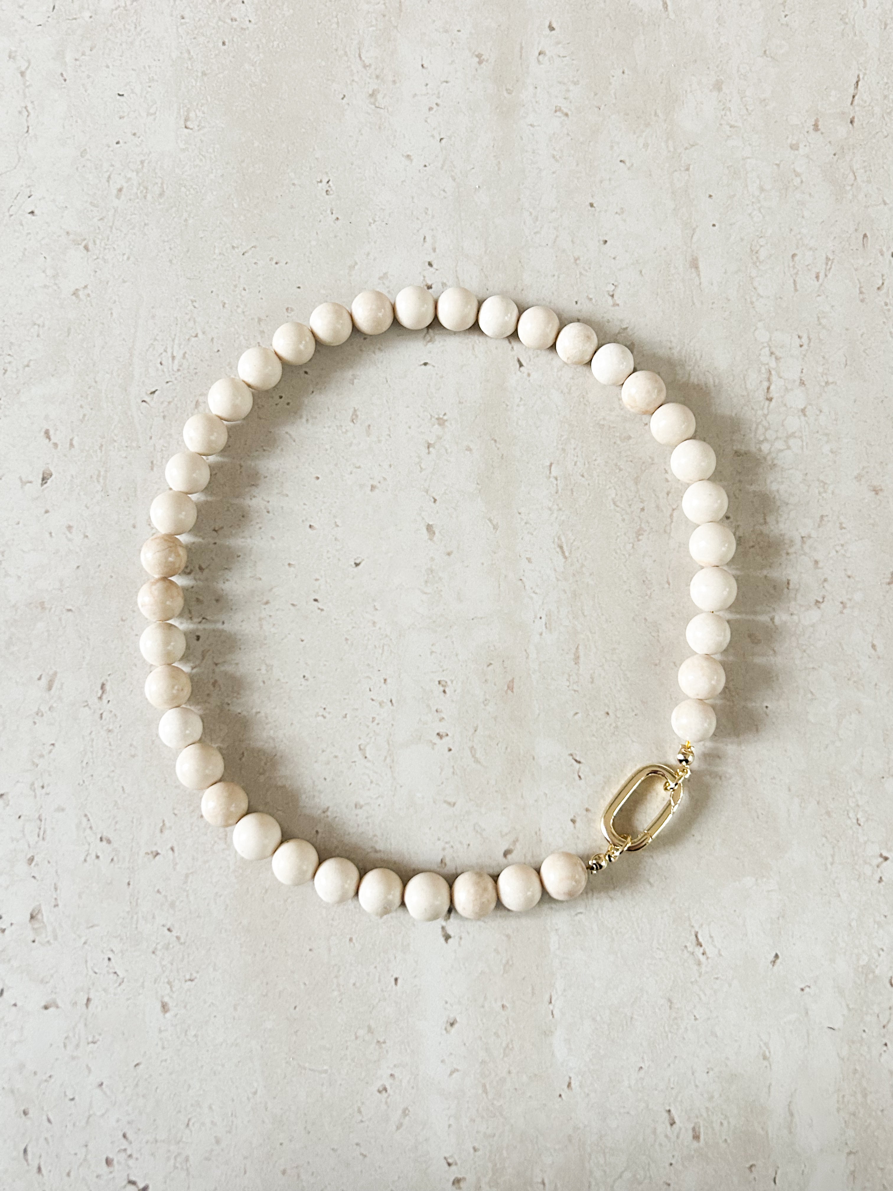 Collar Stone Crudo