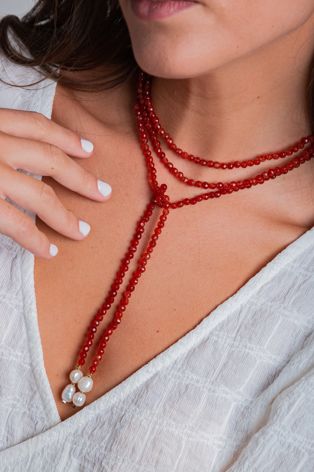 Collar Alice con piedras ágata y terminaciones en perlas de río – María Larraín