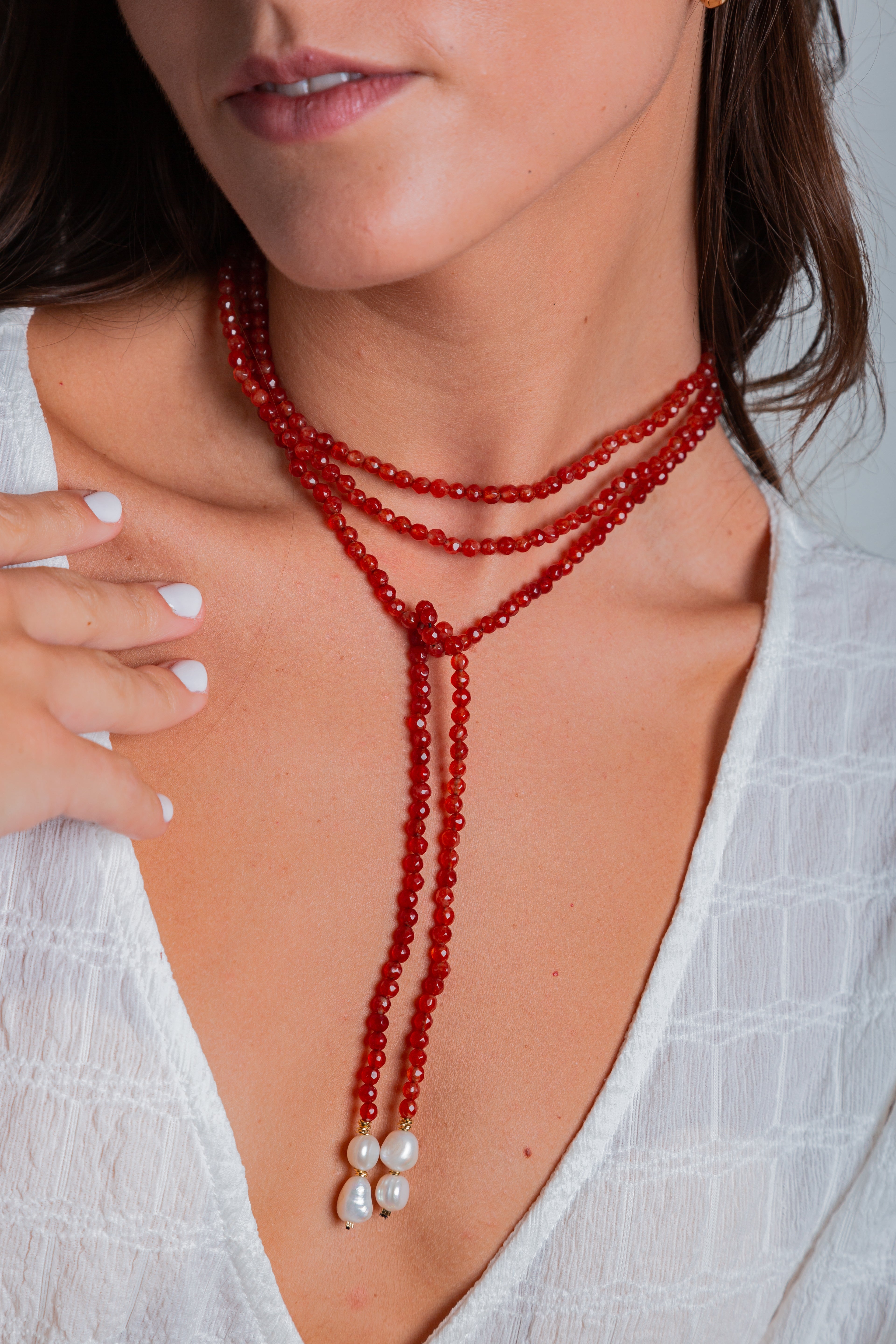 Collar Alice con piedras ágata y terminaciones en perlas de río – María Larraín