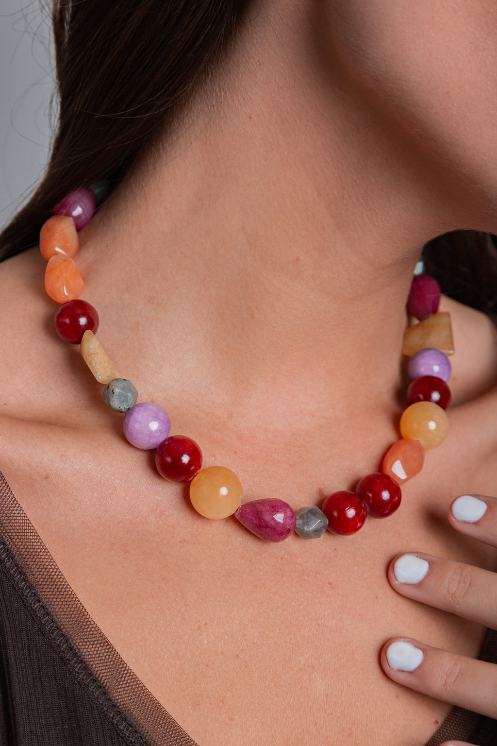 Detalle de piedras naturales del Collar Jacinta – María Larraín