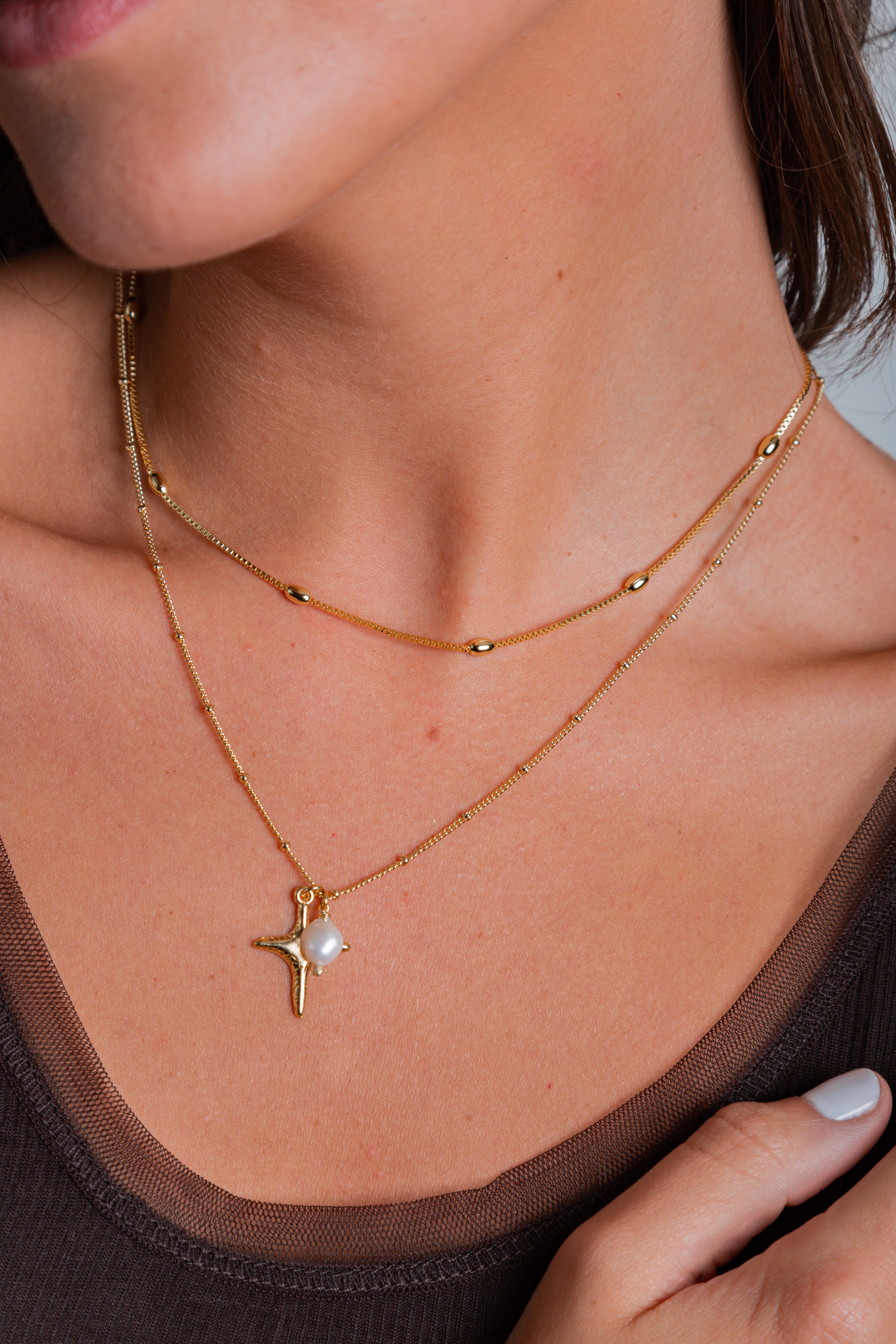 Collar Lima con cruz y perla de río – María Larraín