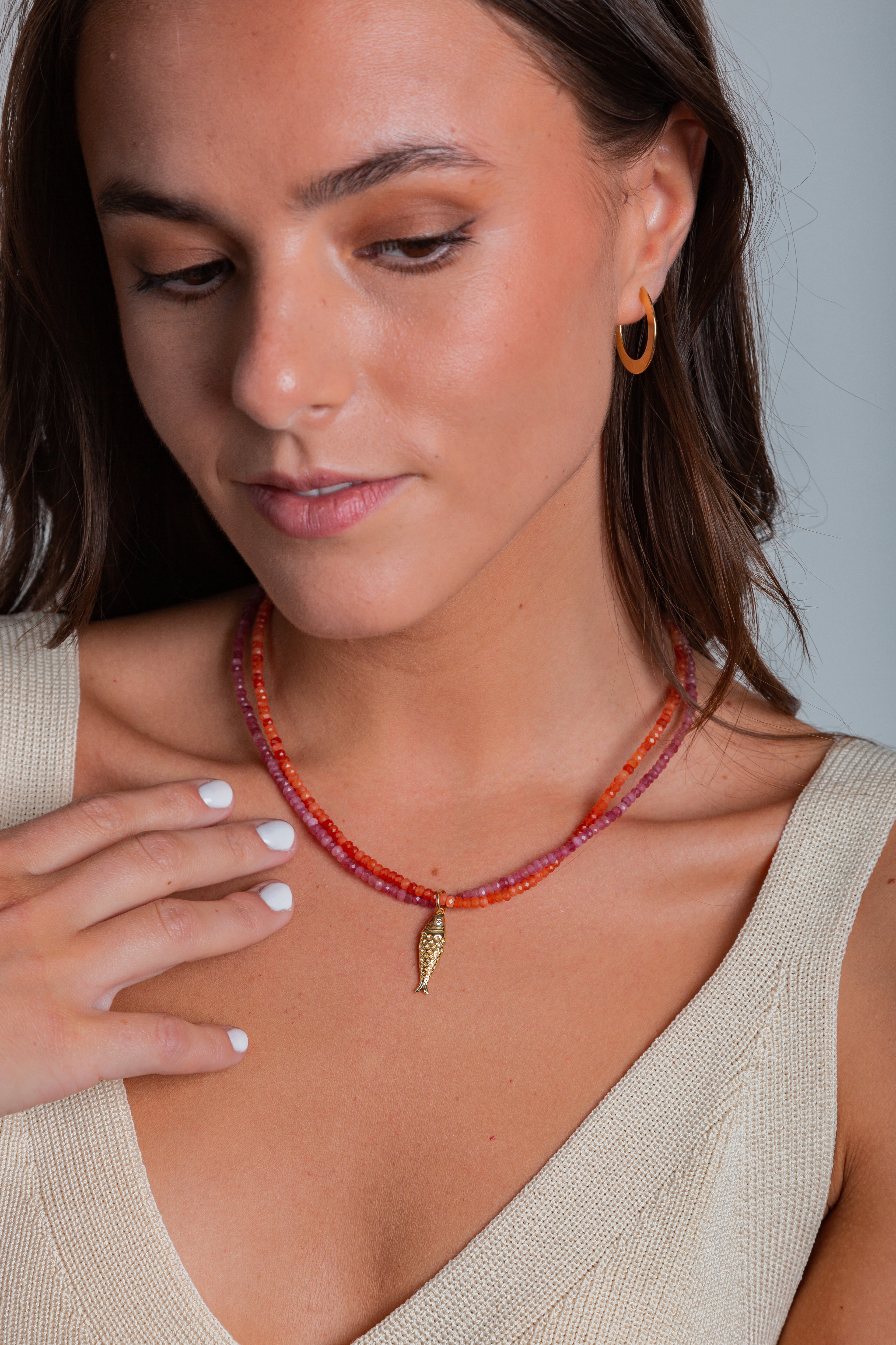 Detalle del colgante en forma de pez del Collar Mallorca