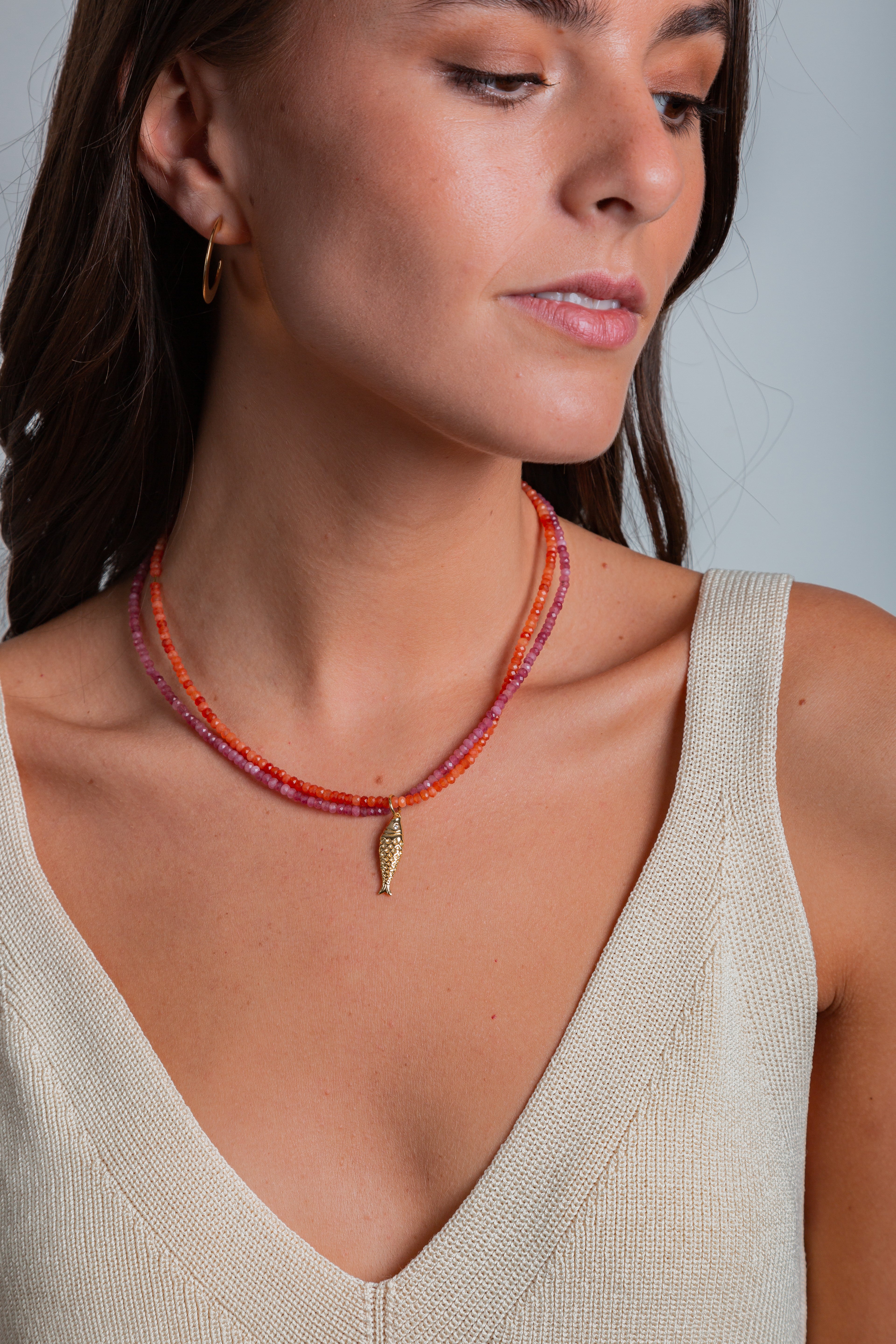 Detalle del colgante en forma de pez del Collar Mallorca